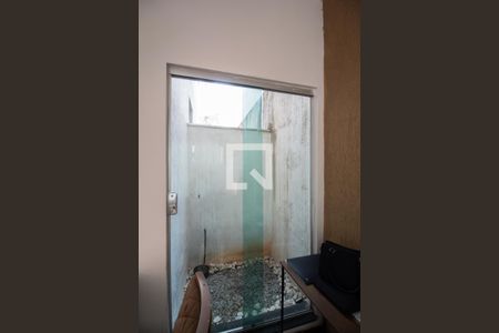 Sala - Jardim de Inverno de casa à venda com 3 quartos, 180m² em Cabral, Contagem