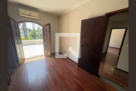 Quarto de casa de condomínio para alugar com 4 quartos, 560m² em Alphaville Empresarial, Barueri