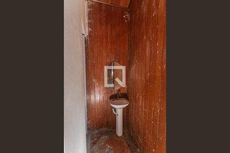 Banheiro Social de kitnet/studio para alugar com 1 quarto, 15m² em Esplanada, Belo Horizonte