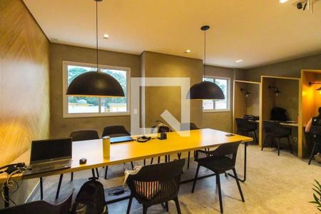Apartamento à venda com 2 quartos, 70m² em Vila Carmosina, São Paulo