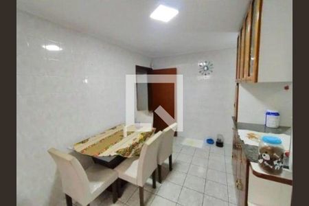 Casa à venda com 4 quartos, 152m² em Vila Lucia, São Paulo