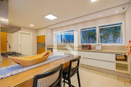 Casa à venda com 4 quartos, 637m² em Jardim Guedala, São Paulo