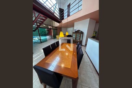 Casa à venda com 4 quartos, 400m² em Vila Sonia, São Paulo
