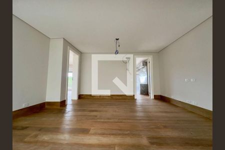 Casa à venda com 4 quartos, 749m² em Jardim Leonor, São Paulo