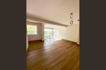 Casa à venda com 4 quartos, 749m² em Jardim Leonor, São Paulo