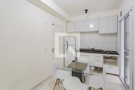 Sala e Cozinha de apartamento para alugar com 2 quartos, 43m² em Vila Moraes, São Paulo