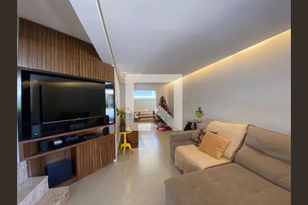 Casa à venda com 3 quartos, 130m² em Cabral, Contagem