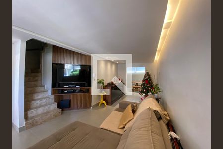 Casa à venda com 3 quartos, 130m² em Cabral, Contagem