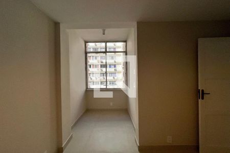 Quarto 1 de apartamento para alugar com 2 quartos, 98m² em Copacabana, Rio de Janeiro