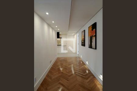 Corredor de apartamento à venda com 2 quartos, 143m² em Cerqueira César, São Paulo