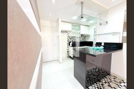 Sala de apartamento para alugar com 2 quartos, 64m² em Jardim Aeroporto, São Paulo