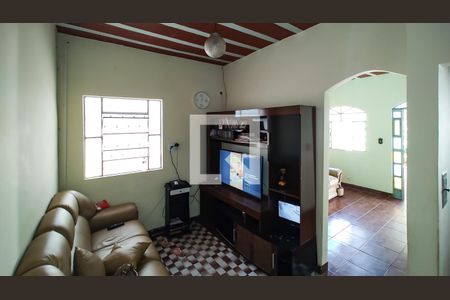 Casa à venda com 3 quartos, 200m² em Conjunto Cristina (sao Benedito), Belo Horizonte