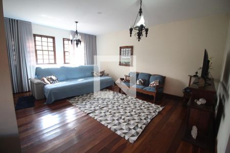 Sala de casa à venda com 5 quartos, 320m² em Conjunto Agua Branca, Contagem