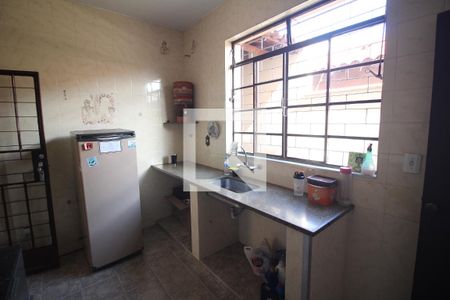 Cozinha 1 de casa à venda com 5 quartos, 320m² em Conjunto Agua Branca, Contagem