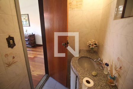 Banheiro 1 de casa à venda com 5 quartos, 320m² em Conjunto Agua Branca, Contagem