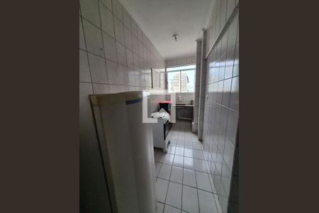Cozinha de apartamento para alugar com 1 quarto, 40m² em Boa Vista, São Vicente
