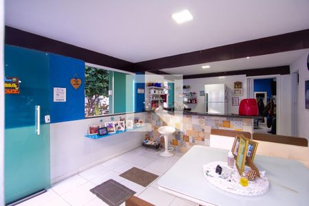 Sala de casa para alugar com 2 quartos, 60m² em Rocha, São Gonçalo