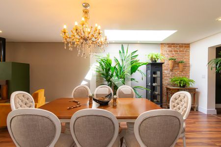 Sala de casa à venda com 5 quartos, 300m² em Planalto Paulista, São Paulo