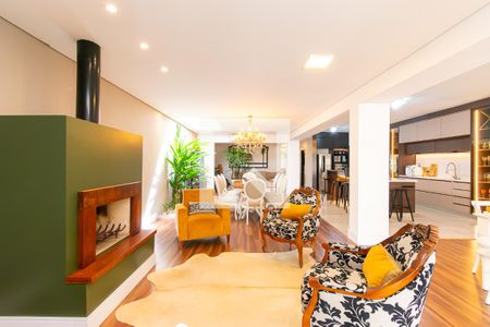 Sala de casa à venda com 5 quartos, 300m² em Planalto Paulista, São Paulo