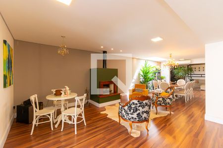 Sala de casa à venda com 5 quartos, 300m² em Planalto Paulista, São Paulo