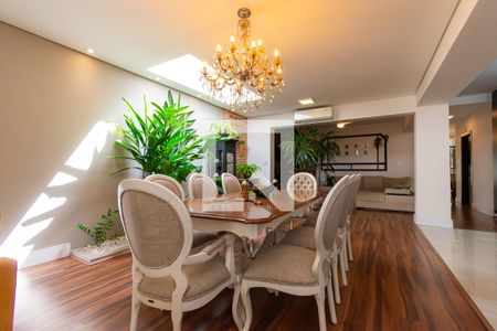 Sala de casa à venda com 5 quartos, 300m² em Planalto Paulista, São Paulo