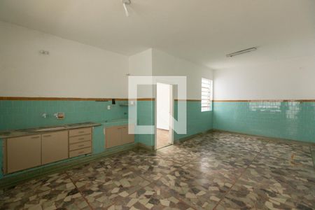 Casa à venda com 4 quartos, 300m² em Vila Itapura, Campinas