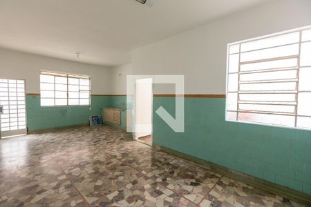 Casa à venda com 4 quartos, 300m² em Vila Itapura, Campinas
