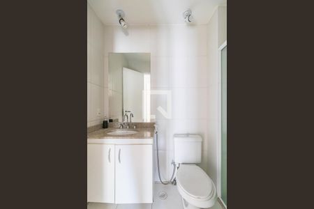 Banheiro Social de apartamento à venda com 2 quartos, 62m² em Alphaville Industrial, Barueri