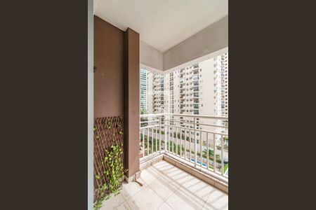 Sala de apartamento à venda com 2 quartos, 62m² em Alphaville Industrial, Barueri