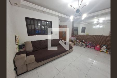 Casa para alugar com 2 quartos, 130m² em Jardim Lazzareschi, Suzano