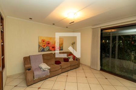 SALA DE TV de casa de condomínio à venda com 4 quartos, 415m² em Vila Madalena, Campinas