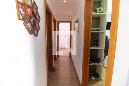 Corredor  de apartamento à venda com 3 quartos, 90m² em Santa Rosa, Niterói