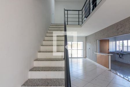 Sala de casa de condomínio para alugar com 4 quartos, 400m² em Planalto Paulista, São Paulo