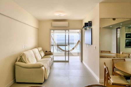 Sala de apartamento para alugar com 3 quartos, 94m² em Guilhermina, Praia Grande
