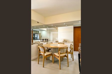 Sala de apartamento para alugar com 3 quartos, 94m² em Guilhermina, Praia Grande