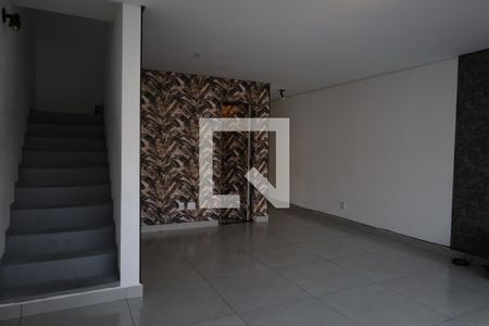 Casa para alugar com 3 quartos, 120m² em Jardim Consorcio, São Paulo