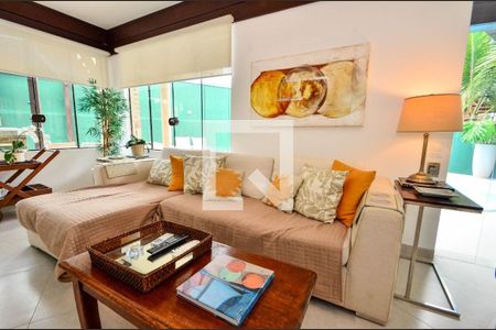 Sala  de casa para alugar com 6 quartos, 315m² em Jurerê Internacional, Florianópolis