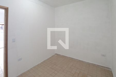 Quarto 1 de casa para alugar com 2 quartos, 60m² em Jardim Tremembe, São Paulo