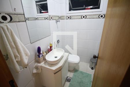 Banheiro 1 de casa à venda com 4 quartos, 156m² em Jardim Riacho das Pedras, Contagem