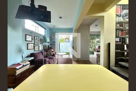 Sala de casa para alugar com 3 quartos, 100m² em Rio Tavares, Florianópolis