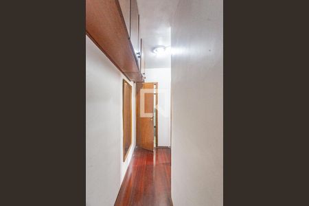 Corredor de apartamento à venda com 2 quartos, 57m² em Jardim da Saúde, São Paulo