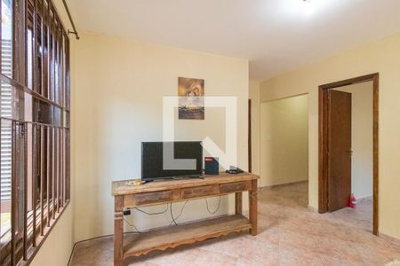 Sala de casa à venda com 4 quartos, 120m² em Harmonia, Canoas