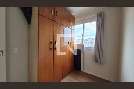 Quarto de apartamento à venda com 2 quartos, 57m² em Parque Sao Vicente, Santo André