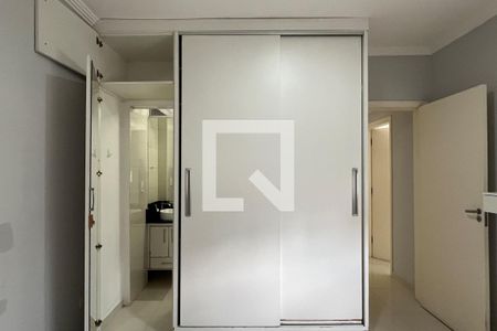 Suíte de apartamento para alugar com 2 quartos, 81m² em Gonzaga, Santos