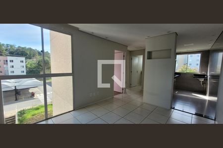 sala  de apartamento para alugar com 2 quartos, 45m² em Parque das Industrias, Betim