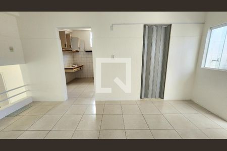 Sala 2 de casa para alugar com 2 quartos, 180m² em Nordeste do Amaralina, Salvador