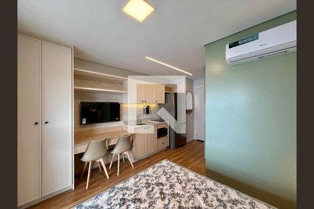 Quarto de kitnet/studio à venda com 1 quarto, 25m² em Santo Amaro, São Paulo