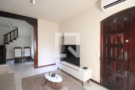 Sala de casa de condomínio à venda com 3 quartos, 162m² em Taquara, Rio de Janeiro