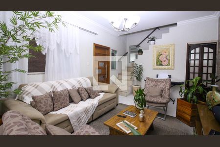 Sala de casa para alugar com 3 quartos, 380m² em Fazenda da Juta, São Paulo