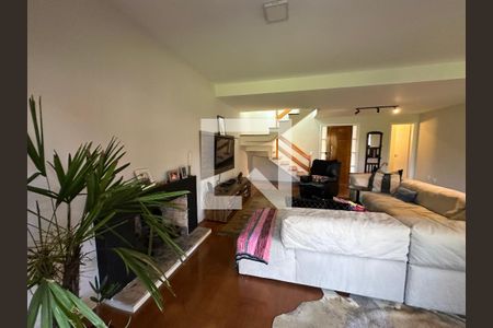 Sala de casa de condomínio para alugar com 3 quartos, 250m² em Morada das Flores (aldeia da Serra), Barueri